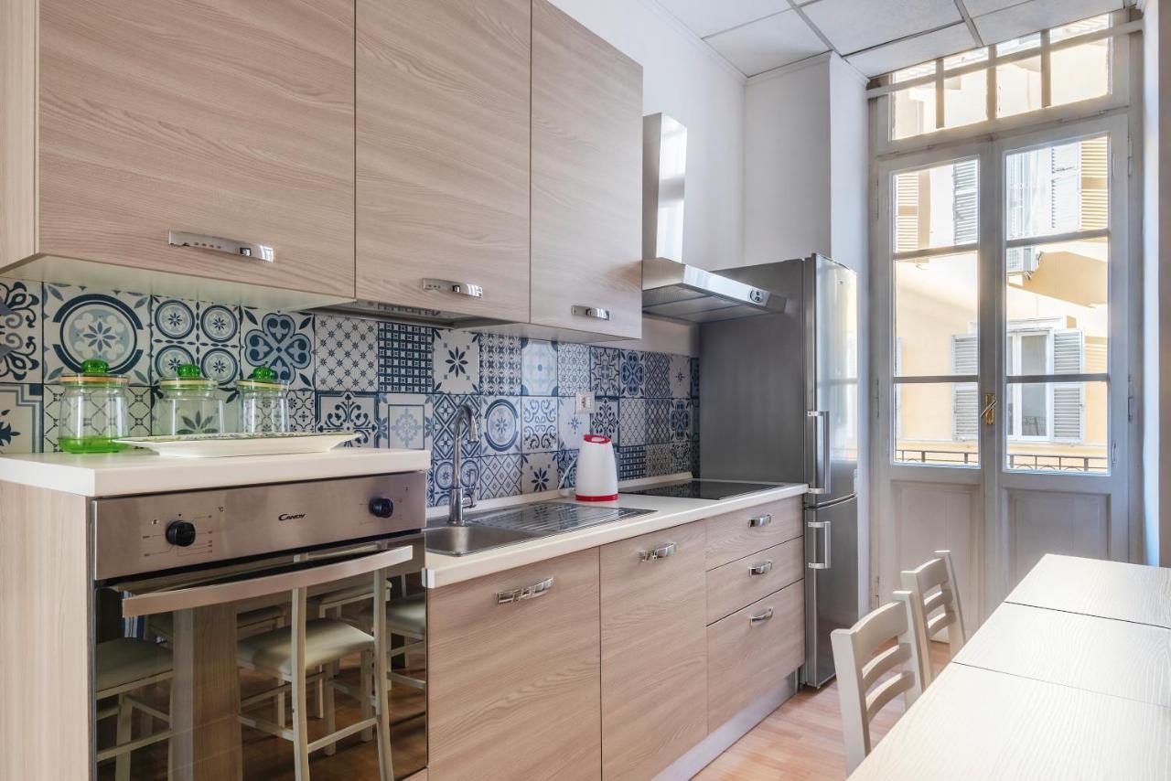 רומא Residence Borgognoni Apartments מראה חיצוני תמונה