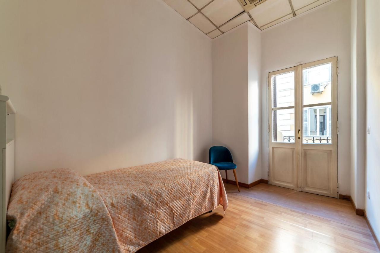 רומא Residence Borgognoni Apartments מראה חיצוני תמונה