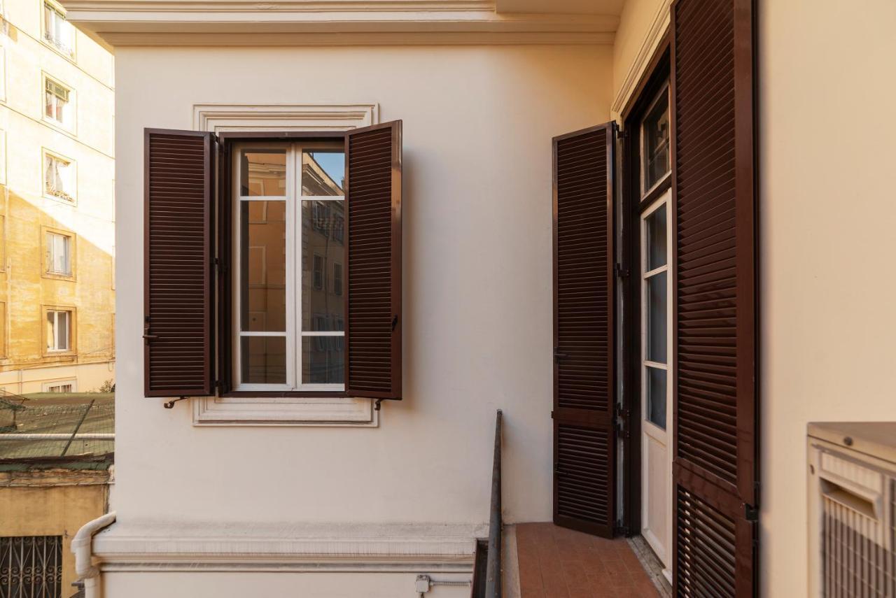 רומא Residence Borgognoni Apartments מראה חיצוני תמונה