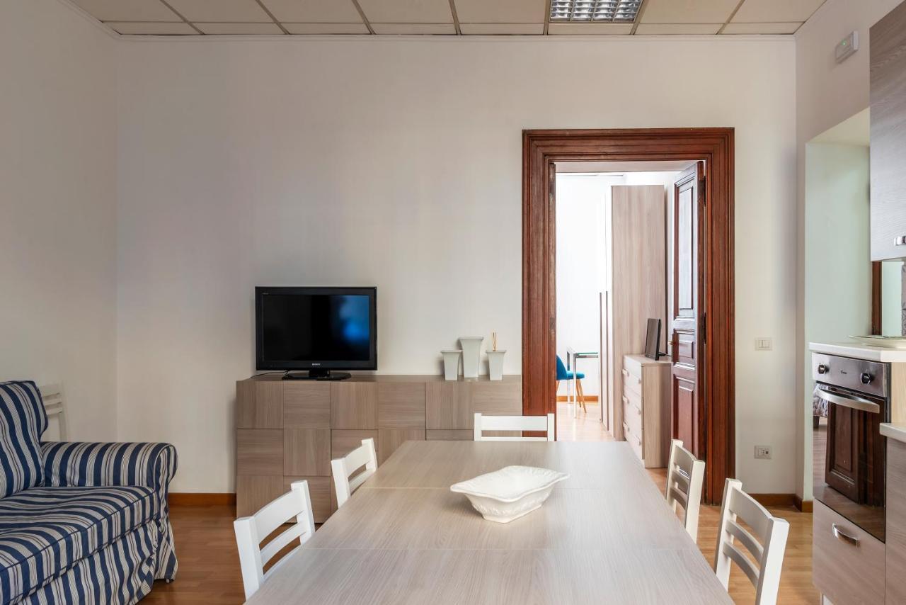 רומא Residence Borgognoni Apartments מראה חיצוני תמונה