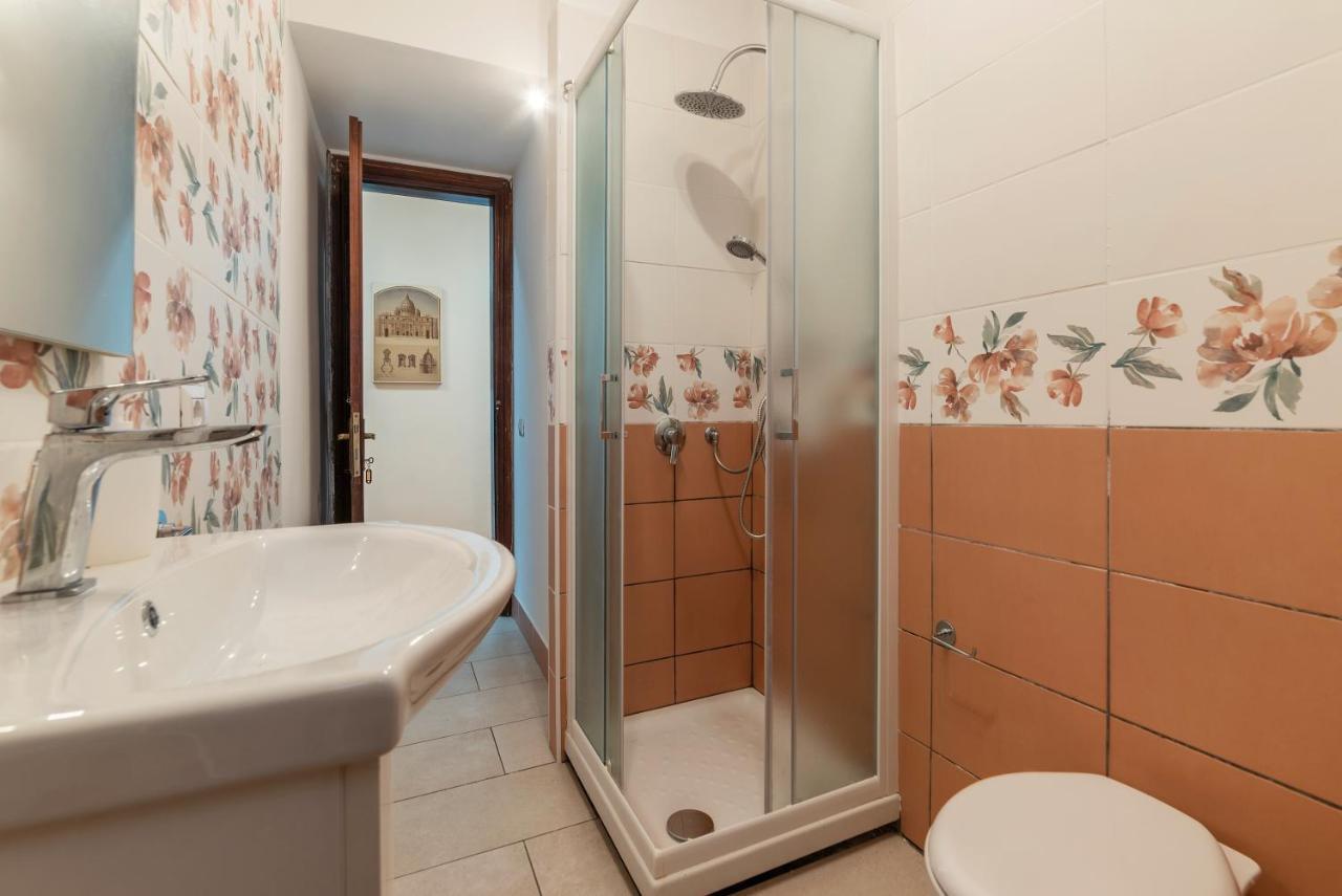 רומא Residence Borgognoni Apartments מראה חיצוני תמונה