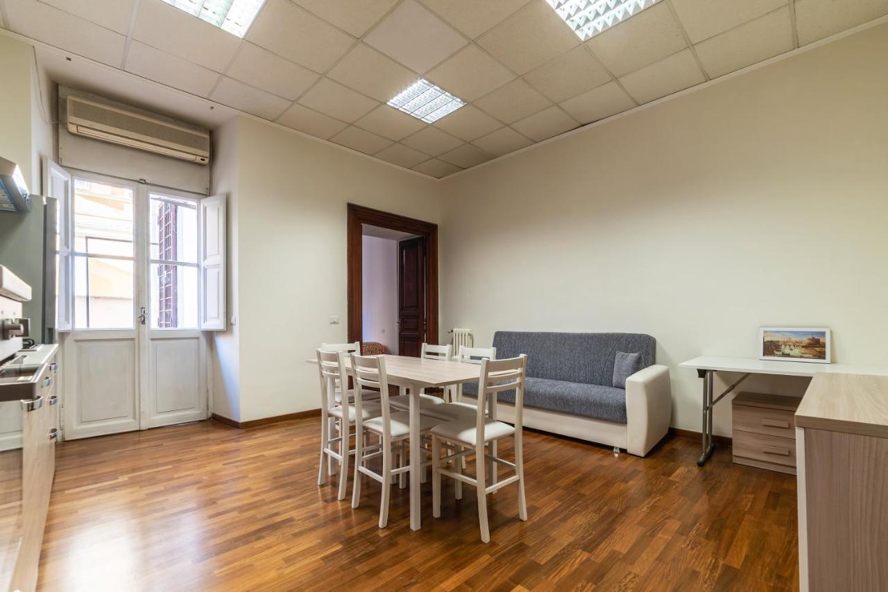 רומא Residence Borgognoni Apartments מראה חיצוני תמונה