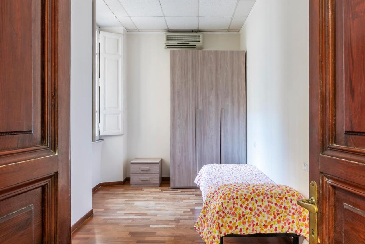 רומא Residence Borgognoni Apartments מראה חיצוני תמונה