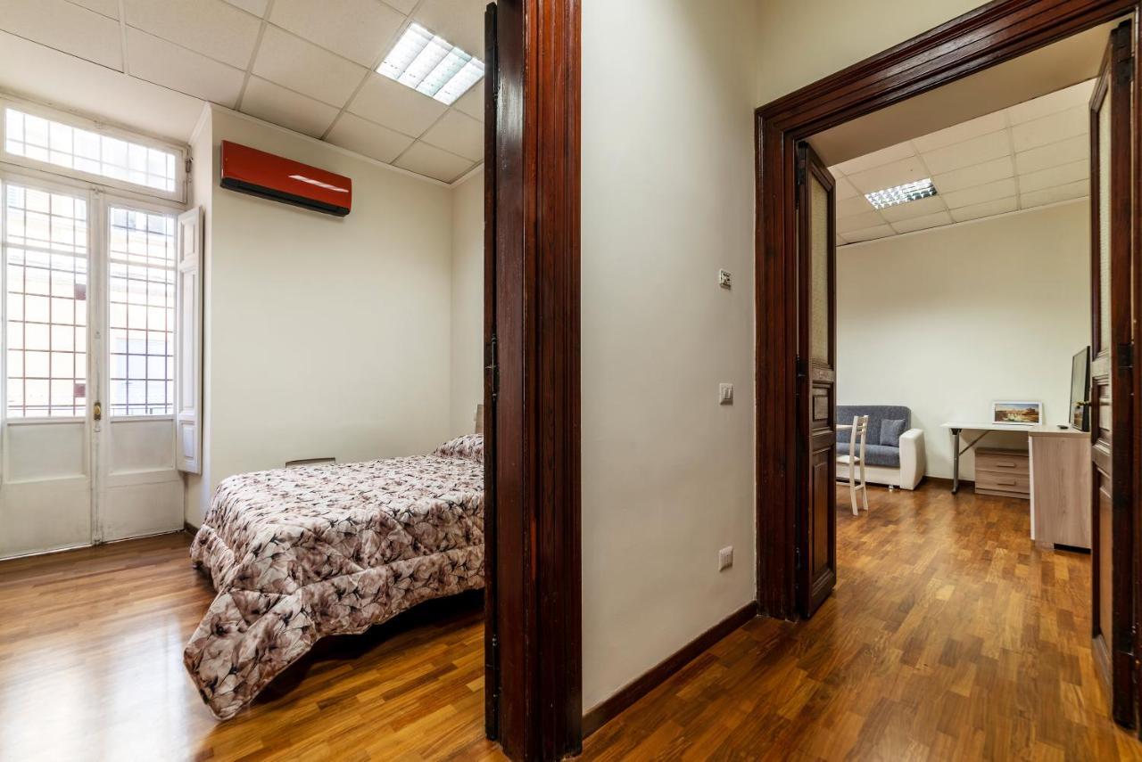 רומא Residence Borgognoni Apartments מראה חיצוני תמונה