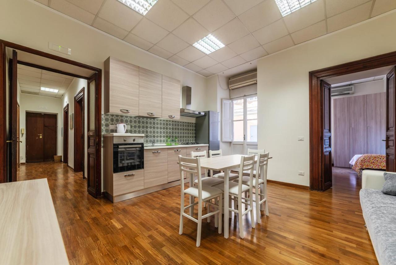 רומא Residence Borgognoni Apartments מראה חיצוני תמונה