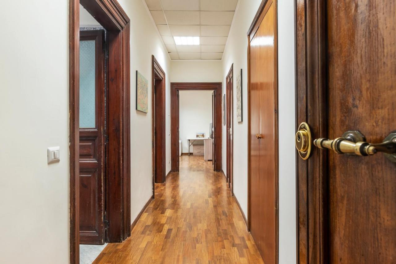 רומא Residence Borgognoni Apartments מראה חיצוני תמונה