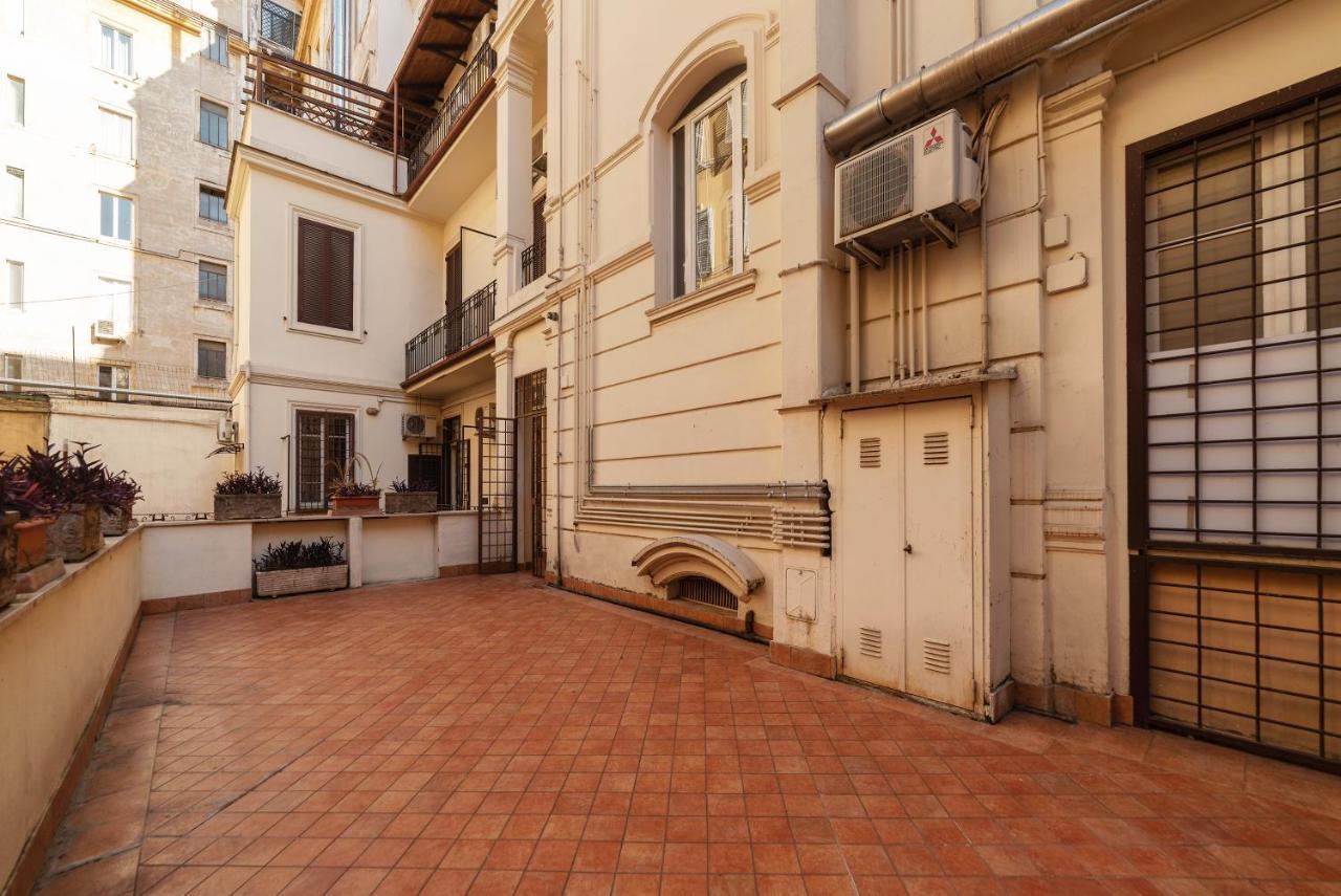 רומא Residence Borgognoni Apartments מראה חיצוני תמונה